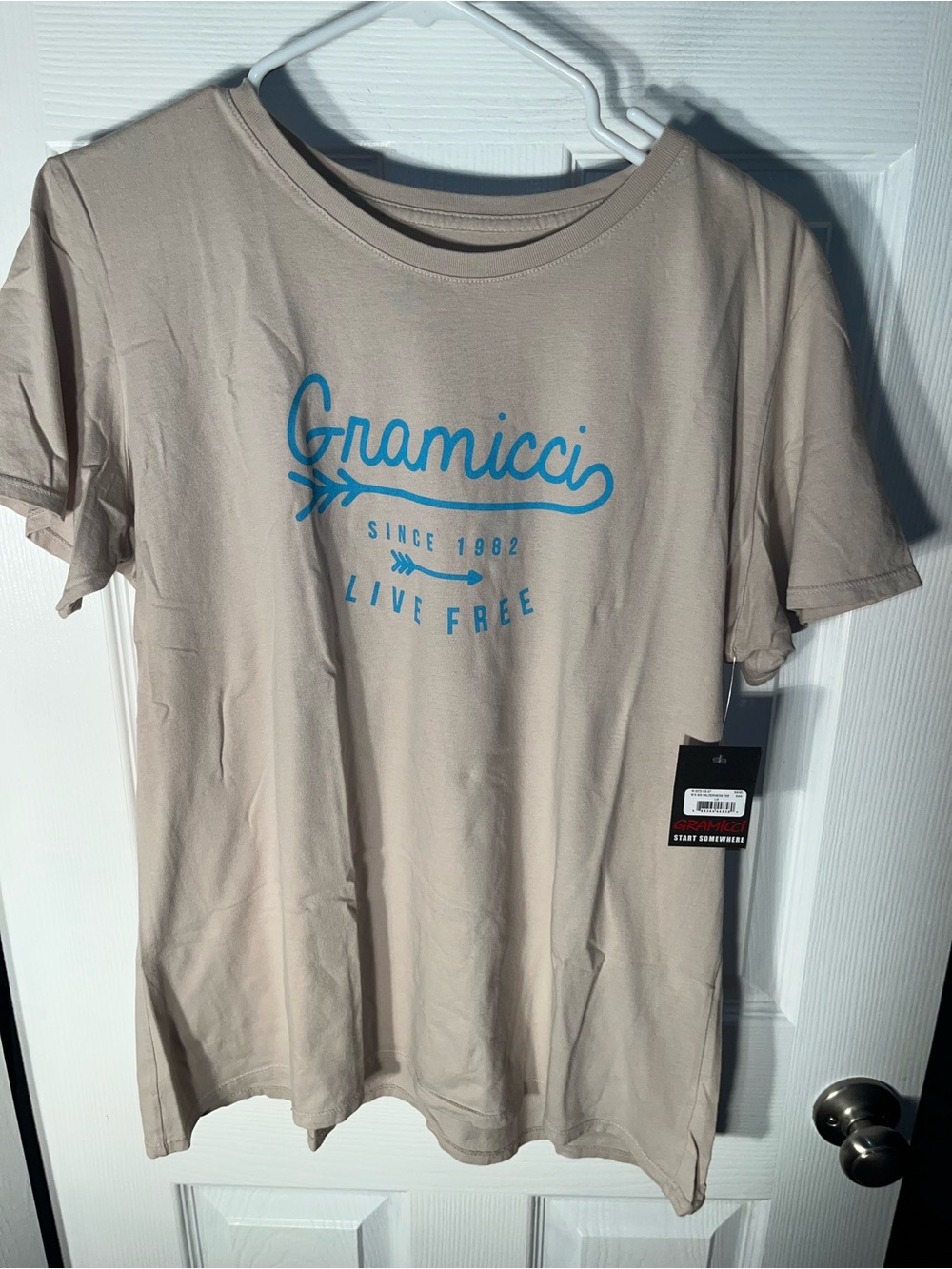 NWT Women’s Gramicci Sis Wilderness Tee Size Large L Sand Cream Made in USA